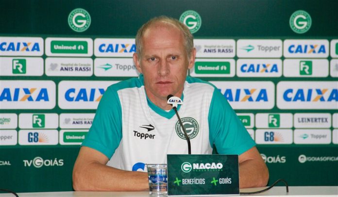 Sílvio Criciúma 3 coletiva