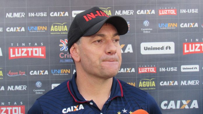 Doriva lamenta demissão acg