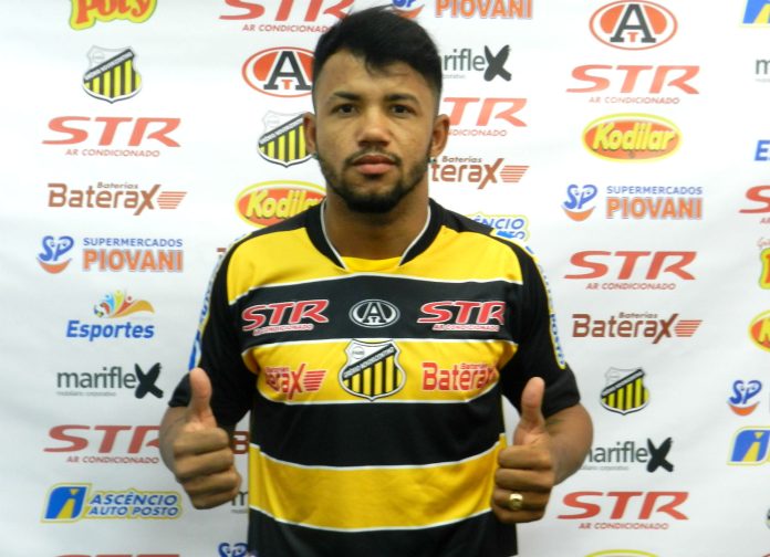 railan lateral willians goiás