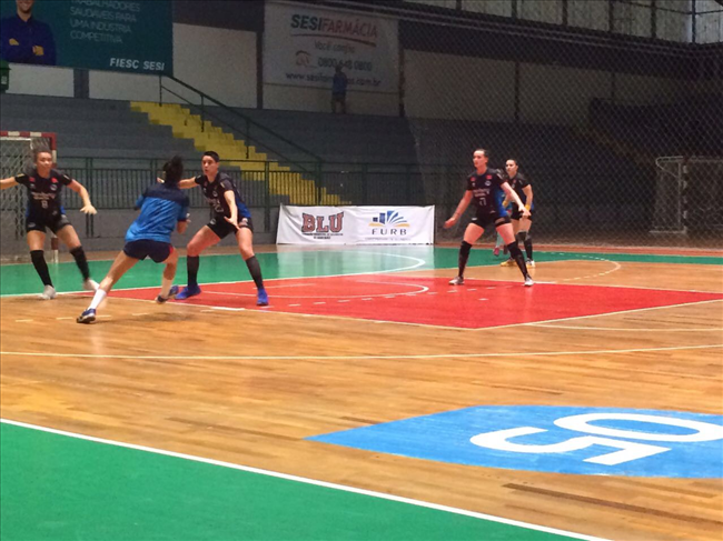 atual campeão Pinheiros 27 x 23 Força Atlética