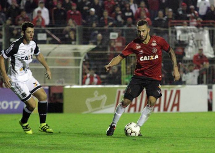 Apesar de baixa na lateral Goiás
