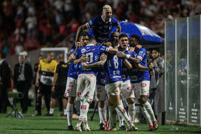 Vila Nova comemoração contra o Criciúma Vila Nova comemoração contra o Criciúma