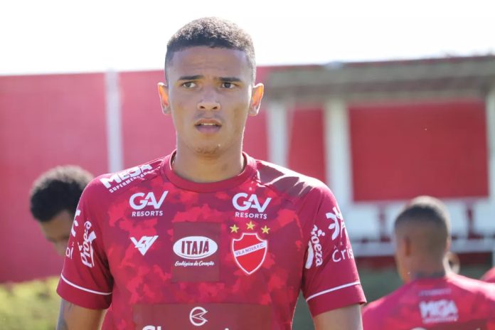 Volante Romário deixa o Vila Nova após  Volante Romário deixa o Vila Nova após
