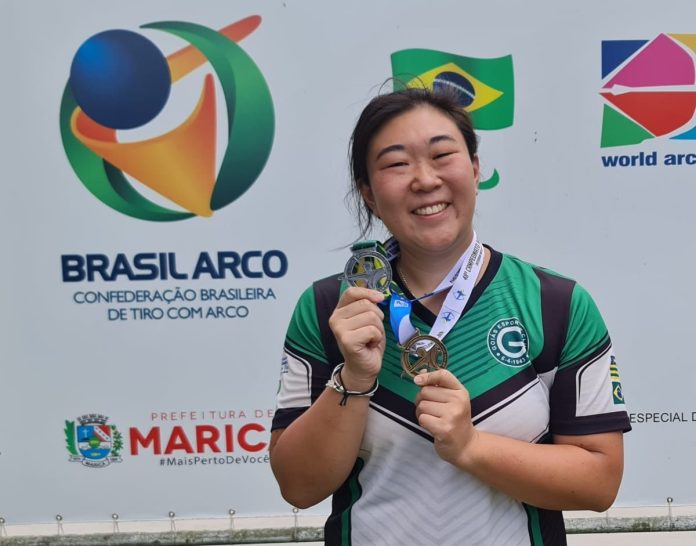 Camila Hikari encerra ano com chave de ouro e mira Seleção de Tiro com Arco em 2023