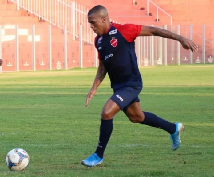 Presidente do Goiânia confirma três contratações, incluindo atacante Mailson, ex-Vila Nova Presidente do Goiânia confirma três contratações, incluindo atacante Mailson, ex-Vila Nova