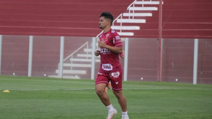 De rival para rival: Vila Nova acerta empréstimo de atacante para o Goiás De rival para rival: Vila Nova acerta empréstimo de atacante Alesson para o Goiás