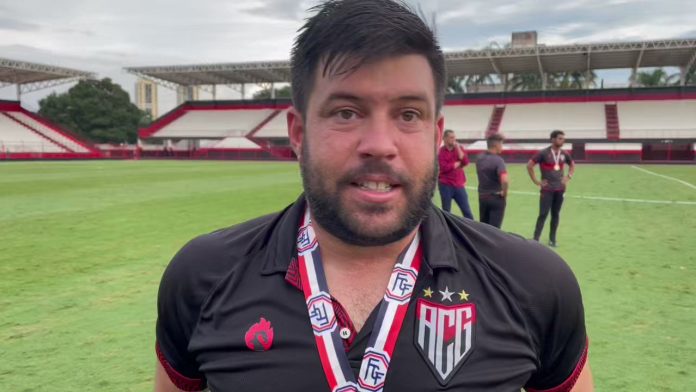Após vencer a Taça Mané Garrincha, técnico do Atlético-GO deixa a equipe sub-17 Após vencer a Taça Mané Garrincha, técnico do Atlético-GO deixa a equipe sub-17
