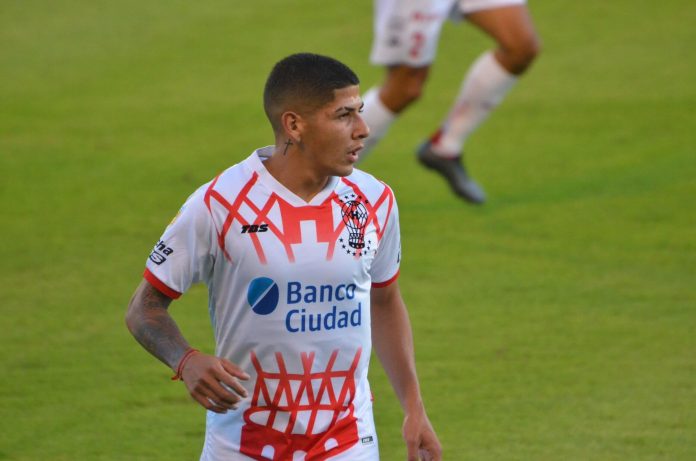 Goiás sonda lateral direito argentino Raúl Lozano e busca contrato por empréstimo Goiás sonda lateral direito argentino Raúl Lozano e busca contrato por empréstimo