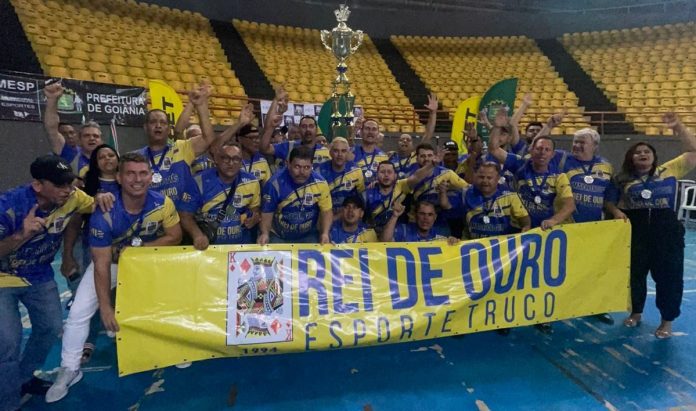 Equipe Rei de Ouro levanta o troféu do Campeonato Goiano de Truco de 2022 Equipe Rei de Ouro levanta o troféu do Campeonato Goiano de Truco de 2022