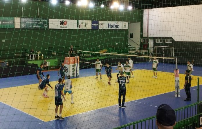 Goiano de vôlei 2022 Goiás sofre no início, mas se recupera e vence o Neurologia Sub-21 para avançar à final do Goiano de Vôlei