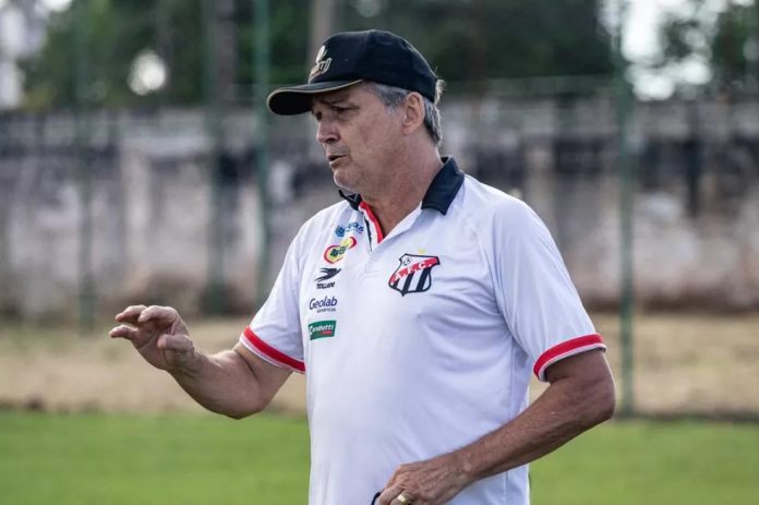 Luís Carlos Winck, técnico do Anápolis, sobre jogo contra o Vila:  Luís Carlos Winck, técnico do Anápolis, sobre jogo contra o Vila: