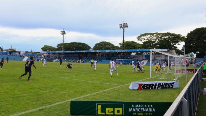 Aparecidense aproveita gol contra e derrota o Goianésia dentro de casa Aparecidense aproveita gol contra e derrota o Goianésia dentro de casa