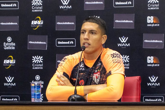 Pedro Paulo deve ser o goleiro titular do Atlético-GO na estreia do Goianão Pedro Paulo deve ser o goleiro titular do Atlético-GO na estreia do Goianão