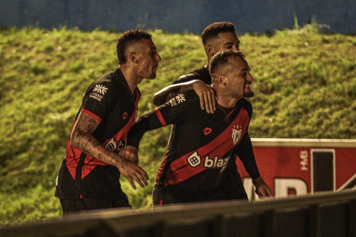 Em jogo bastante agitado, Atlético-GO deslancha no segundo tempo e goleia o Grêmio Anápolis Em jogo bastante agitado, Atlético-GO deslancha no segundo tempo e goleia o Grêmio Anápolis