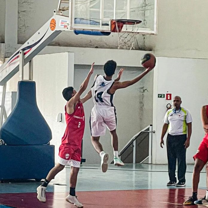 André Santos basquete Defensores