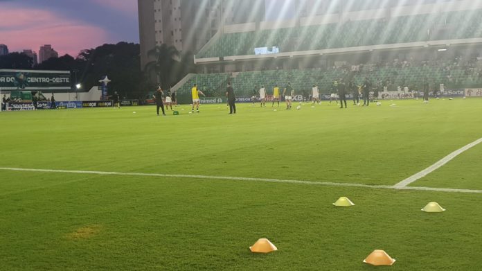 Tempo real: Goiás x Anápolis - 3ª rodada do Goianão