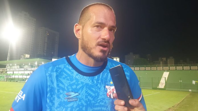 Goleiro do Anápolis, Márcio Fernandes valoriza ponto somado: 