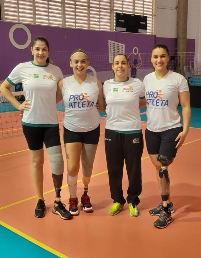 Quarteto de goianas participa de treinamentos da Seleção Brasileira de Vôlei Sentado Quarteto de goianas participa de treinamentos da Seleção Brasileira de Vôlei Sentado