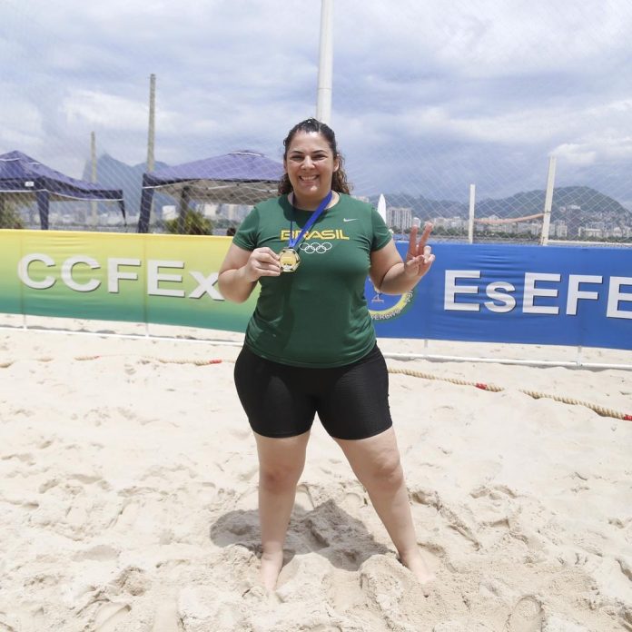 keila calaça beach wrestling