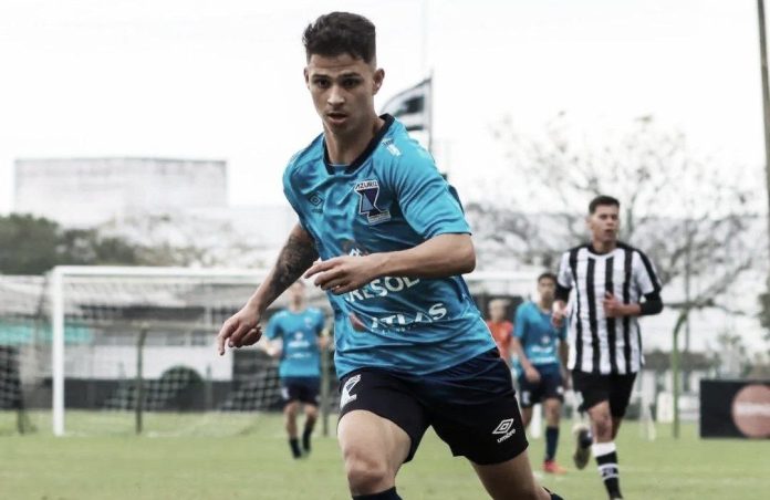 Carlinhos atacante Goiás Foto Azuriz