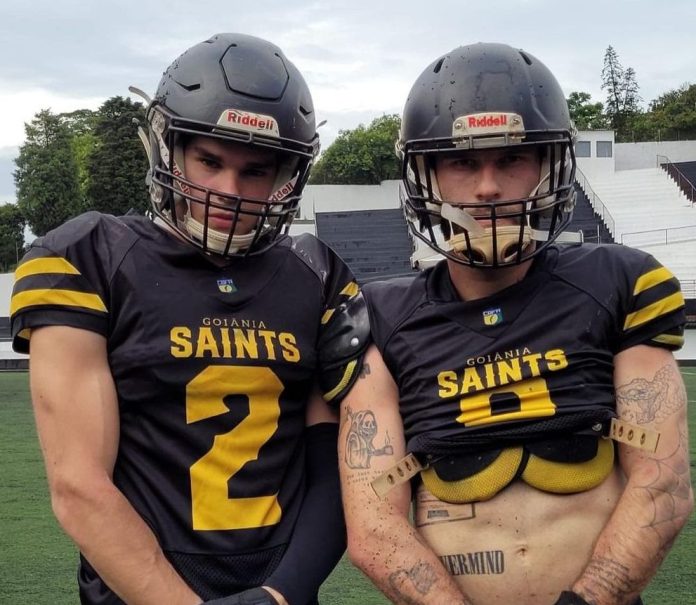 Dois jogadores do Goiânia Saints participam de evento de futebol americano em São Paulo
