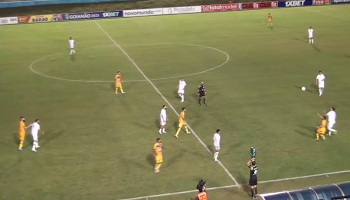 Iporá sai na frente, mas Grêmio Anápolis martela e arranca um empate no Jonas Duarte Iporá sai na frente, mas Grêmio Anápolis martela e arranca um empate no Jonas Duarte