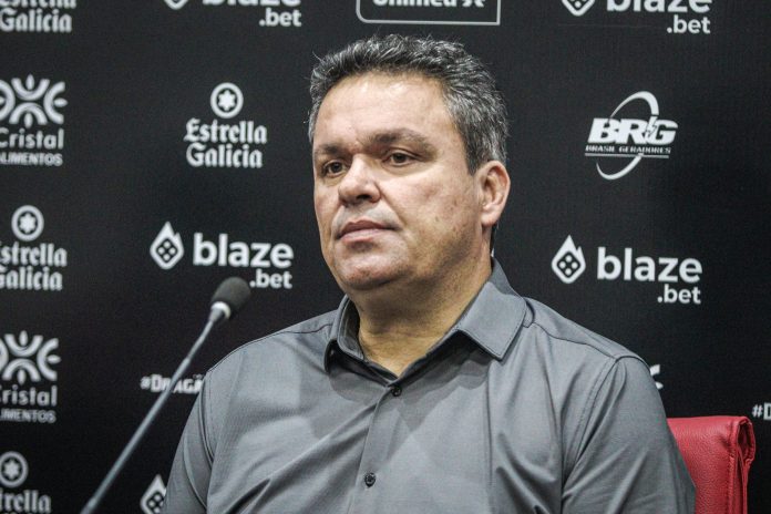 Adson Oliveira 2023 Atlético-GO se posiciona contra a paralisação do Brasileirão por tragédia no RS