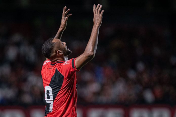 Gustavo Coutinho tem lesão constatada e desfalca o Atlético-GO por duas semanas
