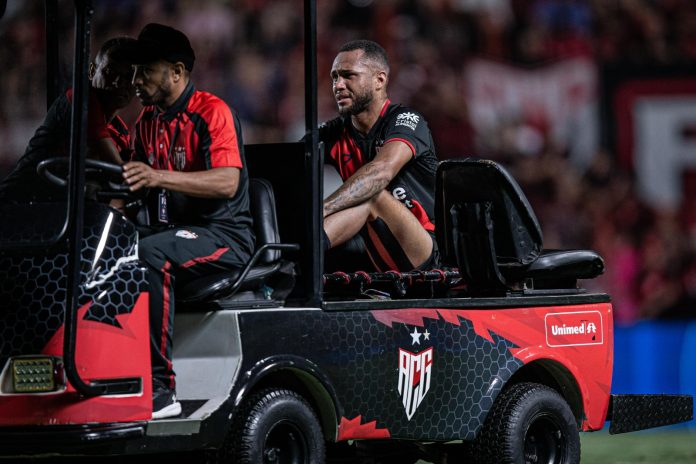Gustavo Coutinho tem lesão constatada e desfalca o Atlético-GO por duas semanas Gustavo Coutinho tem lesão constatada e desfalca o Atlético-GO por duas semanas