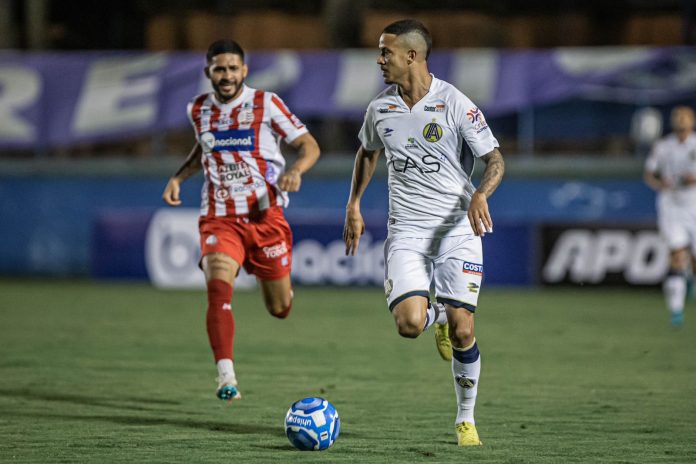 Aparecidense deslancha no segundo tempo, bate o Náutico e pontua na Série C Aparecidense deslancha no segundo tempo, bate o Náutico e pontua na Série C