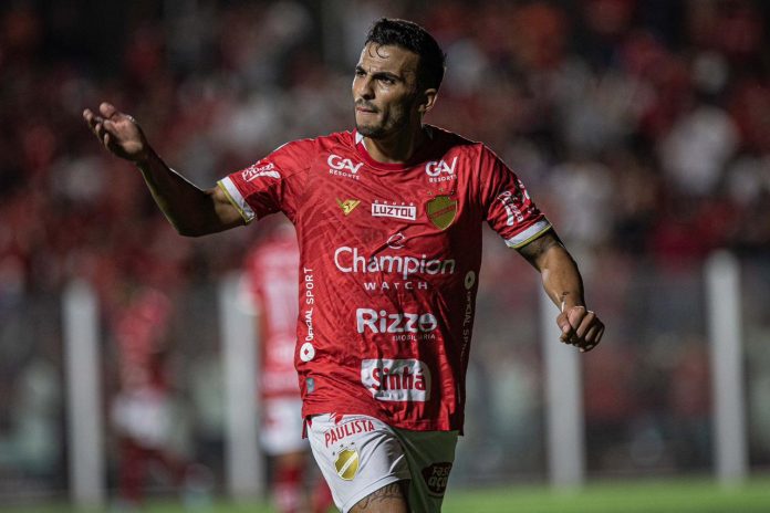 Vila Nova tem pênalti perdido, mas vence Ituano e assume a vice-liderança da Série B Vila Nova tem pênalti perdido, mas vence Ituano e assume a vice-liderança da Série B