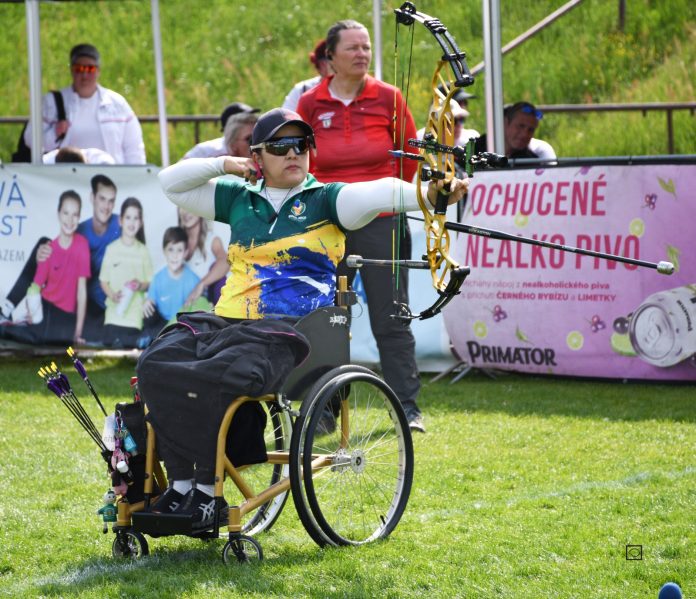 Jane Karla Gögel assume posto como segunda melhor do mundo no tiro com arco paralímpico Jane Karla Gögel assume posto como segunda melhor do mundo no tiro com arco paralímpico