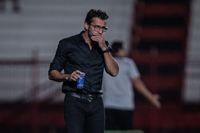 alberto valentim atlético-go