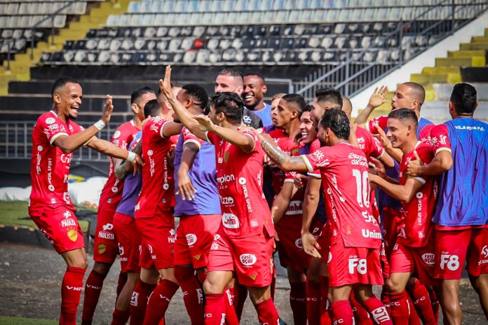 Vila Nova se impõe, vence o Botafogo-SP e assume a vice-liderança da Série B Vila Nova se impõe, vence o Botafogo-SP e assume a vice-liderança da Série B