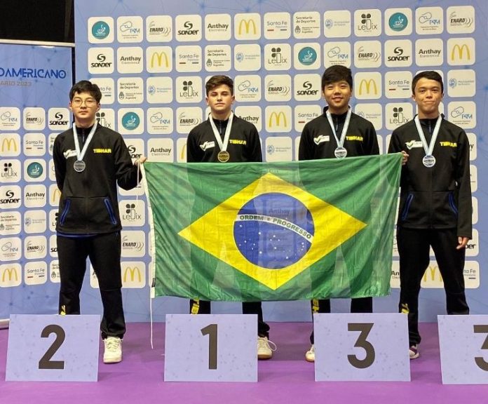 Vitor Iwamoto conquista prata e Brasil é campeão do Sul-Americano Sub-15 e Sub-19 de tênis de mesa Vitor Iwamoto conquista prata e Brasil é campeão do Sul-Americano Sub-15 e Sub-19 de tênis de mesa