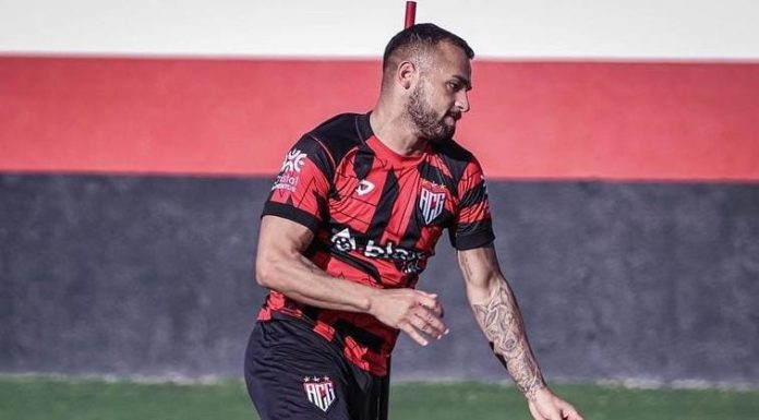 Ex-Dragão, atacante é anunciado oficialmente pela Aparecidense Ex-Dragão, atacante é anunciado oficialmente pela Aparecidense