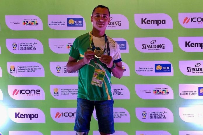 Valdo Firmino, do futebol de amputados, fica com medalha de ouro em torneio de atletismo Valdo Firmino, do futebol de amputados, fica com medalha de ouro em torneio de atletismo