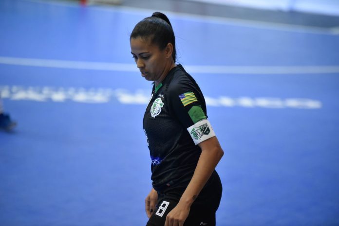 De saída do Resenhas, Lorena Peres reflete sobre futuro e cita falta de visibilidade do futsal
