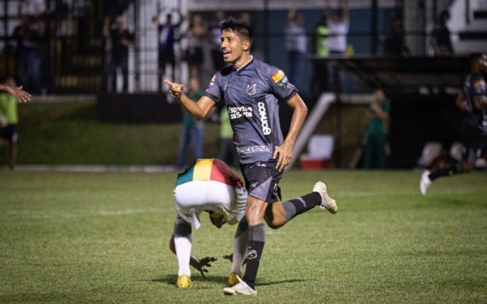 Raphael Luz acerta seu retorno para a Aparecidense, após três passagens pelo clube Raphael Luz acerta seu retorno para a Aparecidense, após três passagens pelo clube