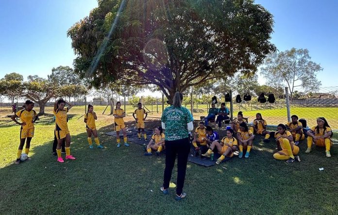 Aliança vence sub-13 da Aparecidense em mais um jogo-treino preparatório para o Goianão Feminino Aliança vence sub-13 da Aparecidense em mais um jogo-treino preparatório para o Goianão Feminino
