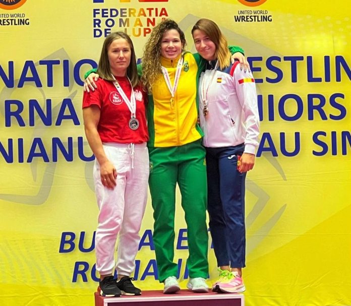 Laís Nunes comemora bicampeonato na Romênia, em preparação para o Mundial de Wrestling Laís Nunes comemora bicampeonato na Romênia, em preparação para o Mundial de Wrestling