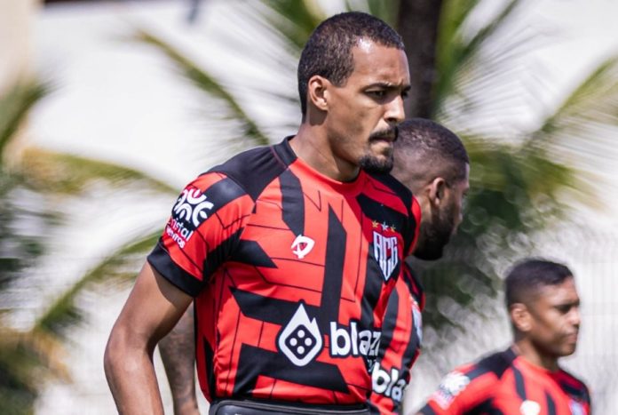 Luiz Felipe Zagueiro Atlético-GO Foto Ingryd Oliveira (2)