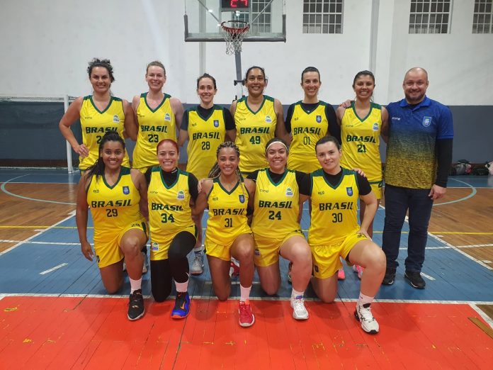 Com treinador e atletas de Goiás, Brasil bate Porto Rico e vai à final do Mundial Master de Basquete Com treinador e atletas de Goiás, Brasil bate Porto Rico e vai à final do Mundial Master de Basquete