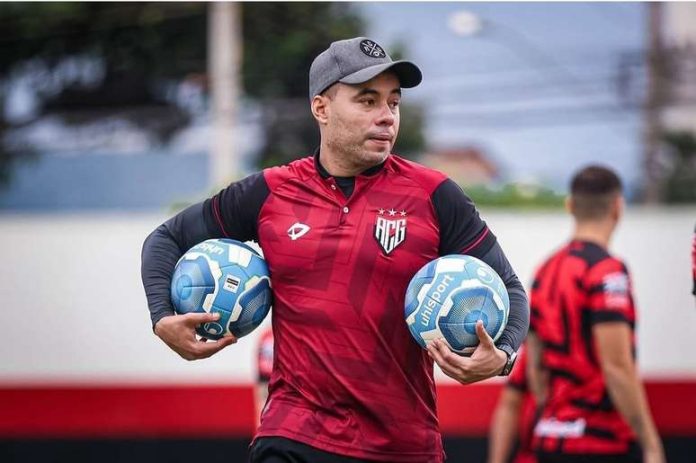 Jair Ventura atlético go Ingryd Oliveira
