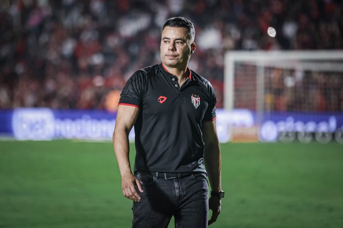 Jair Ventura técnico Atlético Goianiense Foto Ingryd Oliveira (2)
