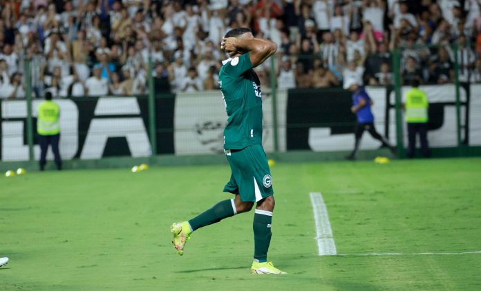 Com empate entre Cruzeiro e Vasco, Goiás fica a seis pontos do lado de fora do Z-4 Com empate entre Cruzeiro e Vasco, Goiás fica a seis pontos do lado de fora do Z-4