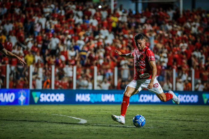 Na Série B, Vila Nova é o time com mais finalizações certas e erradas por jogo Na Série B, Vila Nova é o time com mais finalizações certas e erradas por jogo