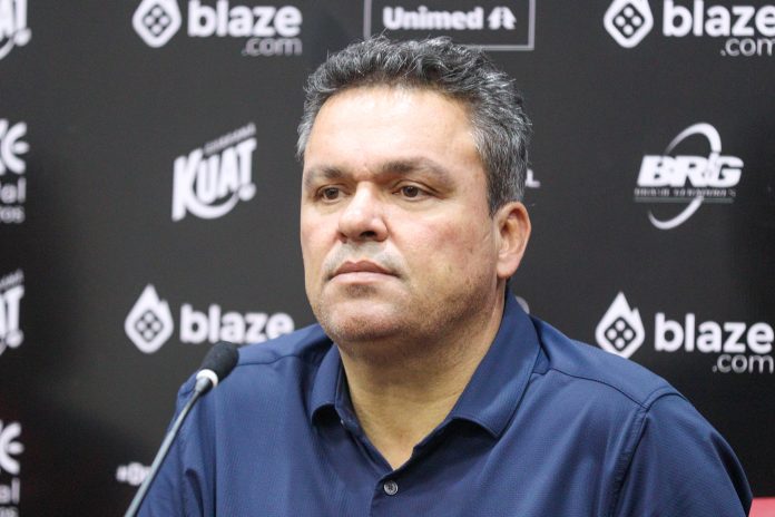 Adson blinda elenco, relata confiança e comenta sobre semelhanças com acesso de 2019 Adson blinda elenco, relata confiança e comenta sobre semelhanças com acesso de 2019