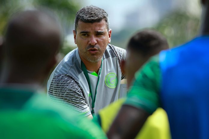Mário Henrique, treinador que estava no Goiás, vai comandar time paranaense de base Mário Henrique, treinador que estava no Goiás, vai comandar time paranaense de base