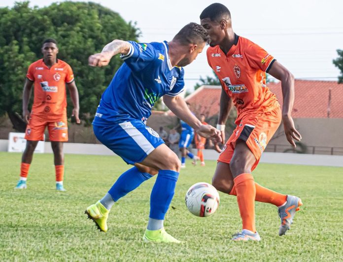 No primeiro jogo da semifinal da Terceira Divisão, Uruaçu e Abecat empatam No primeiro jogo da semifinal da Terceira Divisão, Uruaçu e Abecat empatam